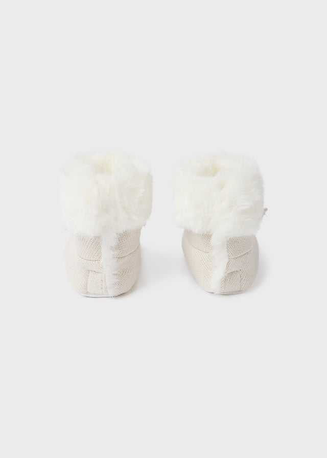 Faux Fur Lined Cream Knit Bow Boots