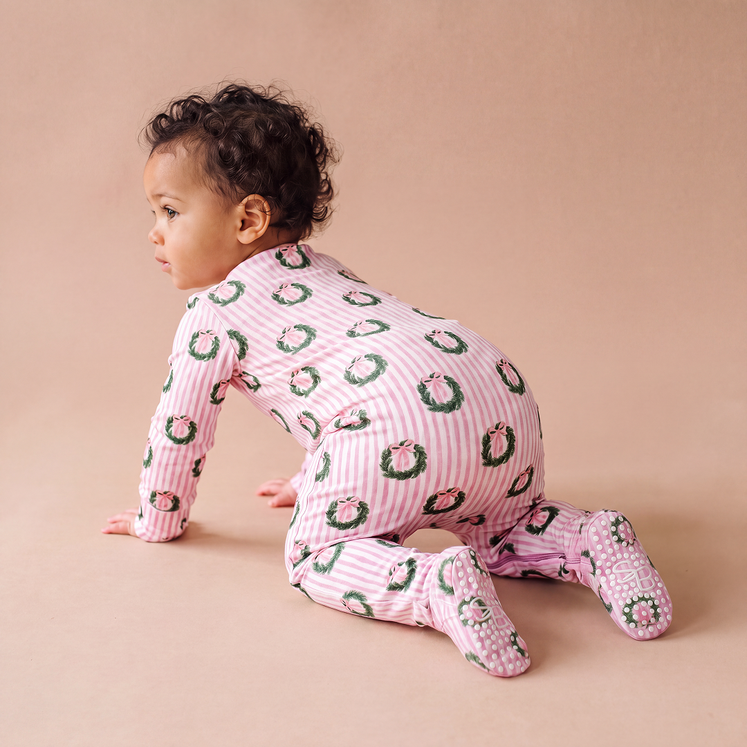 Holiday Wreath Zipper Footie