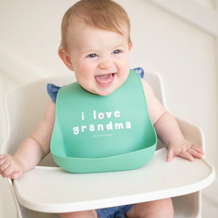 Green I Love Grandma Wonder Bib