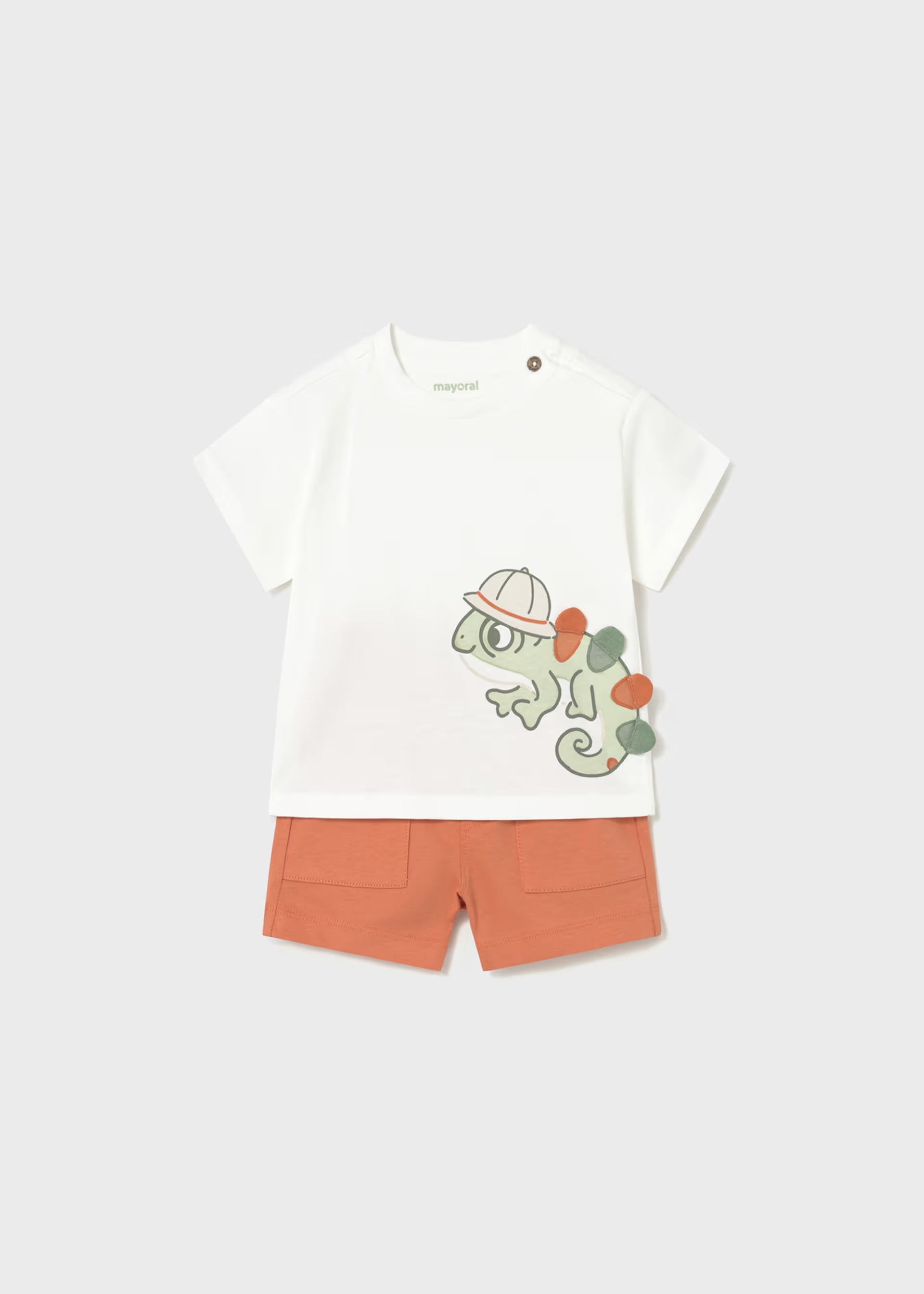 Safari Hat Lizard White Tee & Rust Shorts
