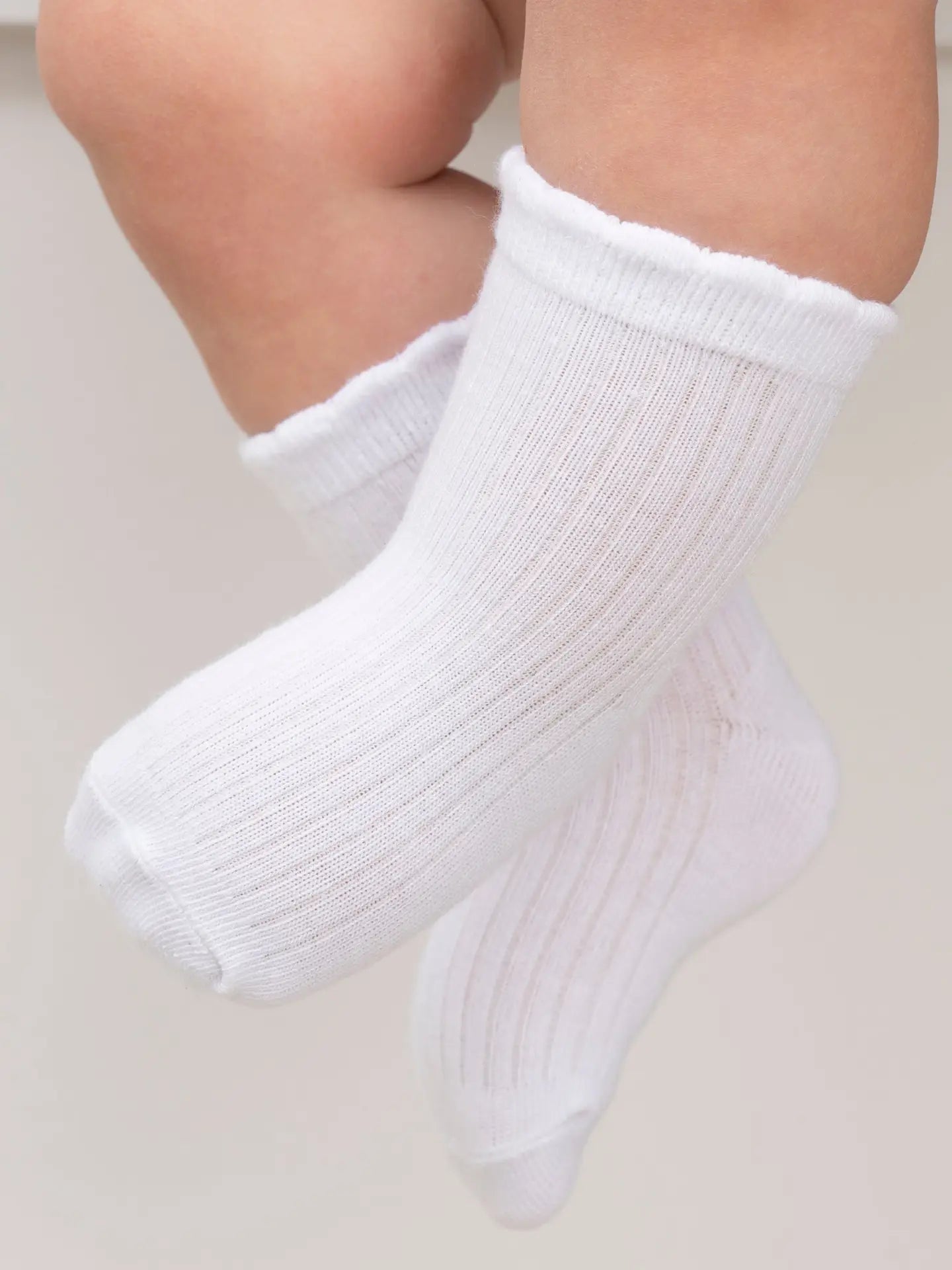 Scallop Hem Crew Socks - Off-white