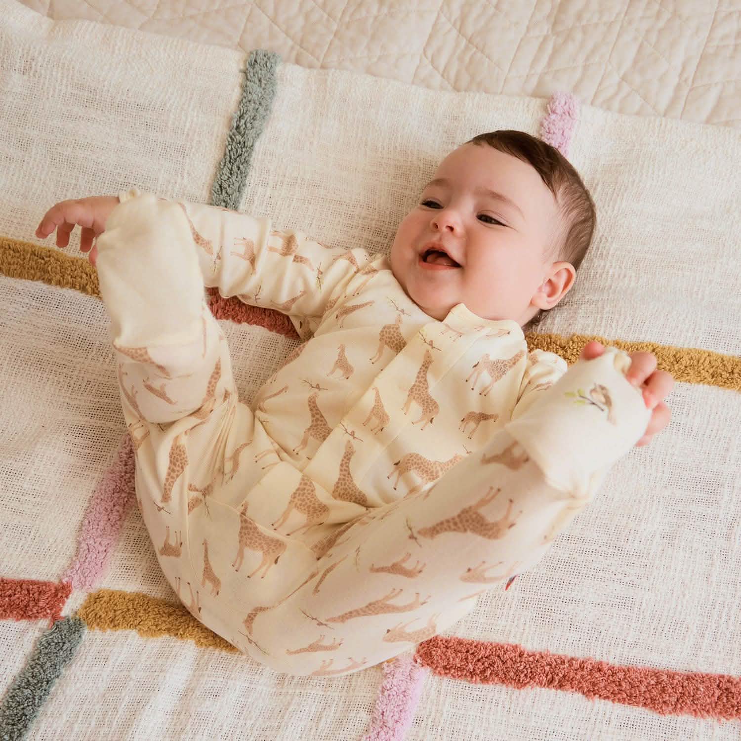 Magnetic Cream Jolie Giraffe Footie